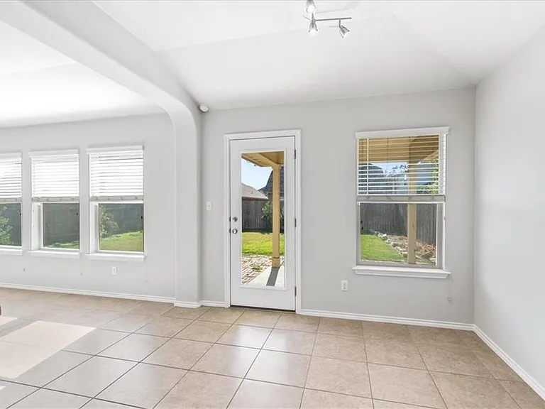 4549 Tiddle Ln — Photo 10