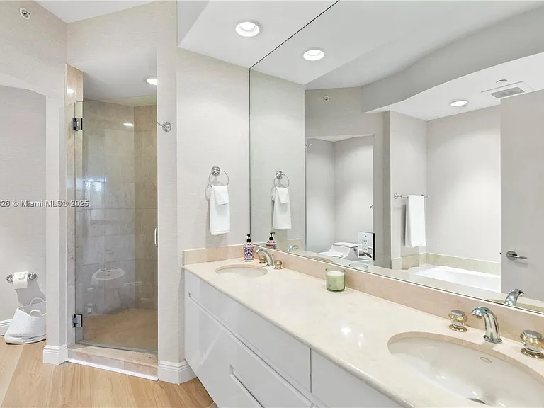 705 Crandon Blvd #405 — Photo 20