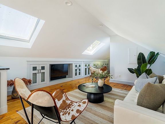 3rd image of 16 Arborough Rd #2
