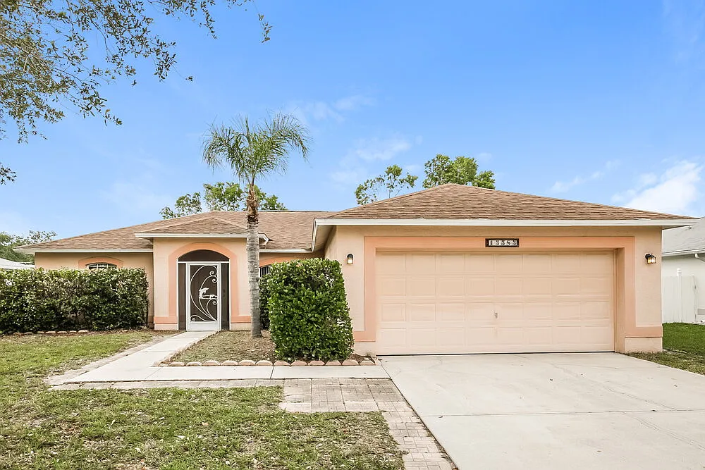 3 bed, 2.0 bath, 1383 sqft, $2,940 — Photo 1