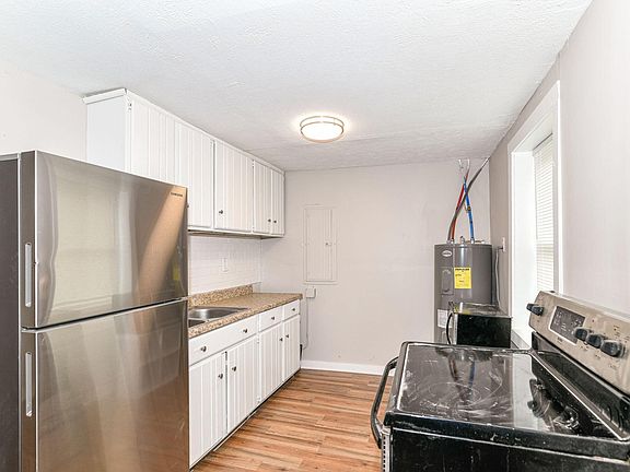 5th image of 2926 E 18th St #2