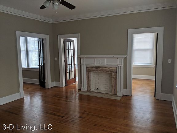 2nd image of 320 E Victory Dr APT 1