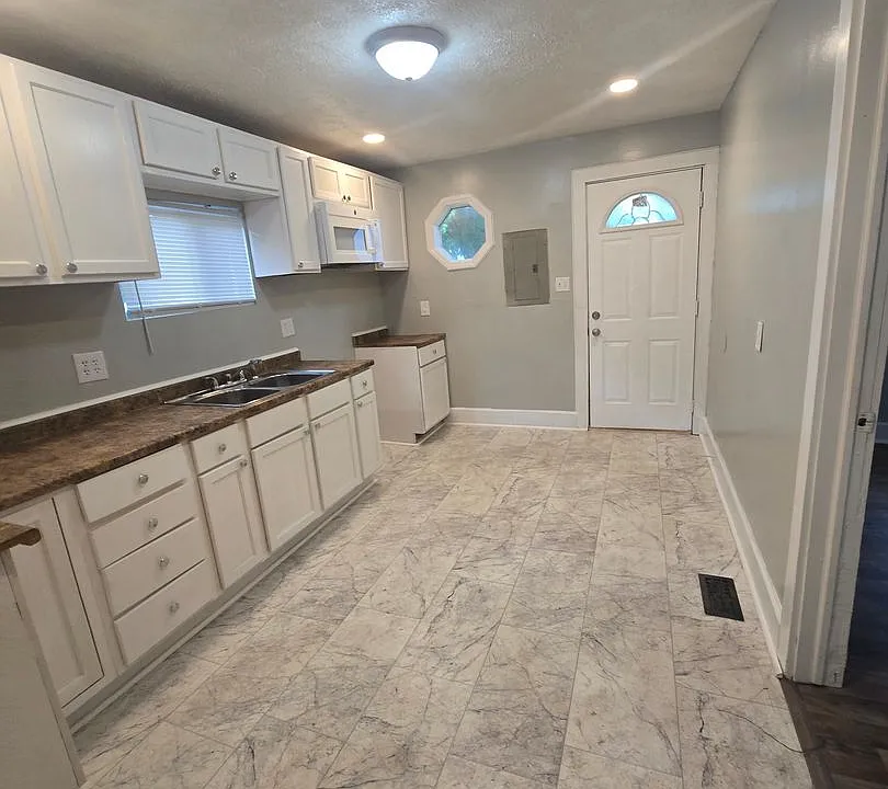 1314 W 26th St