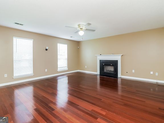 4th image of 1198 Oak Knoll Ct