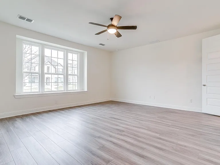 9836 Derbyshire Dr — Photo 21