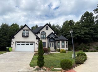 208 Blackbird Ct, Lewisville, NC 27023