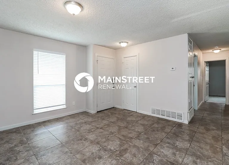 5656 Comer Dr — Photo 3