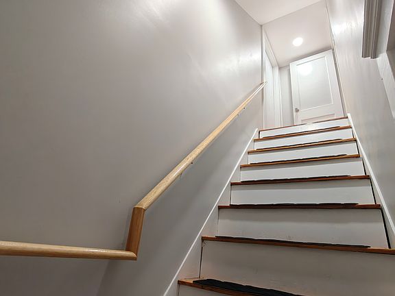 2nd image of 830 Fellsway