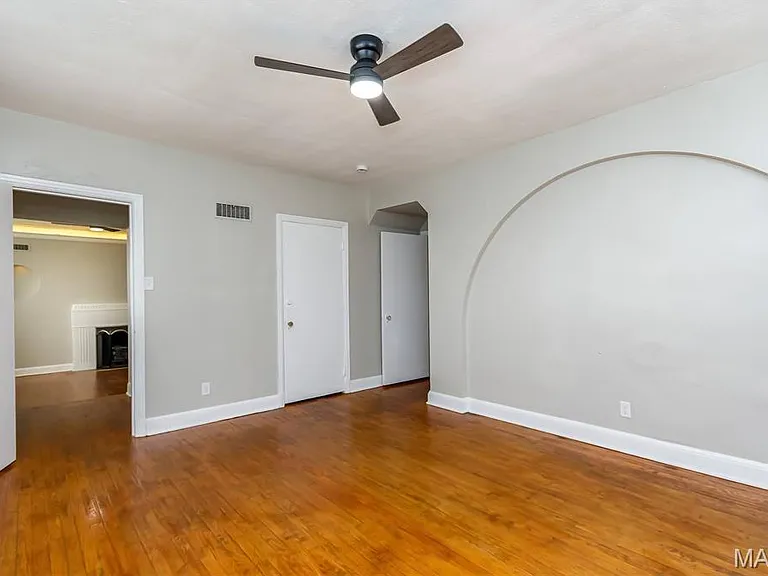 8910 Gravois Rd — Photo 8