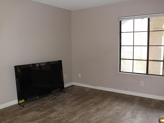 5th image of 4890 Nara Vista Way Unit 103