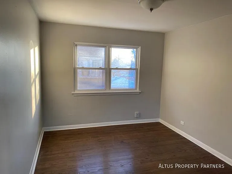 2439 W 116th St #2EAST — Photo 4