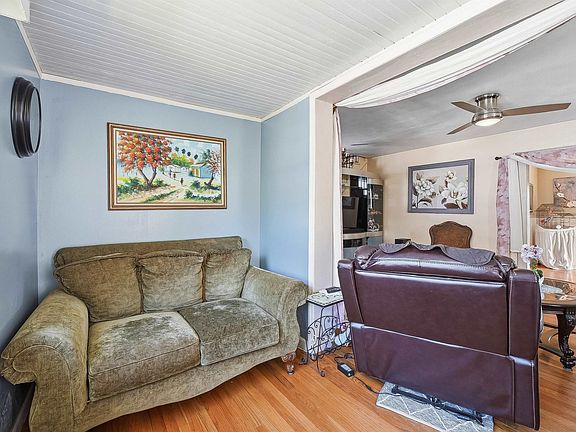 5th image of 52 Harcourt Ave
