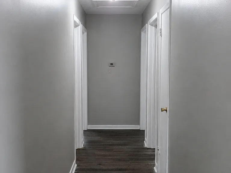 2215 Fairfield Dr — Photo 3