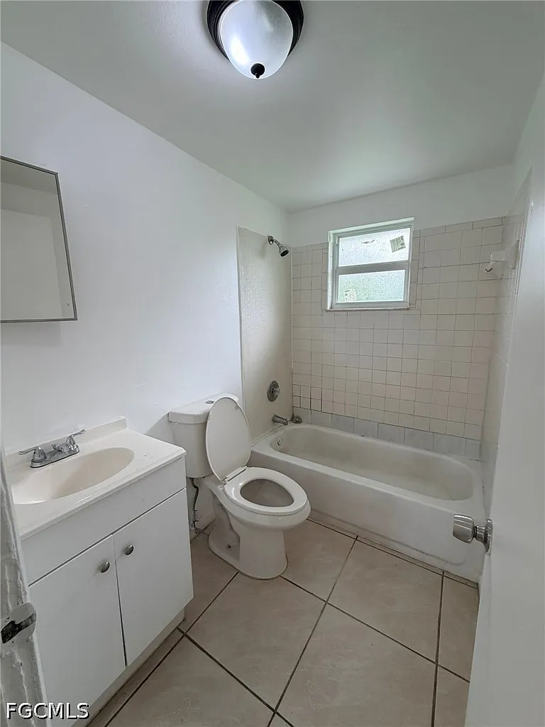 2 bed, 1.0 bath, 690 sqft, $1,200 — Photo 4