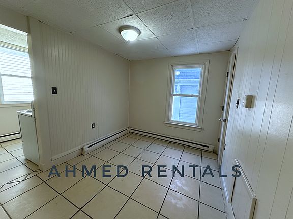2nd image of 871 Congress St #6