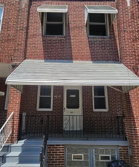 4818 Tackawanna St — Photo 1