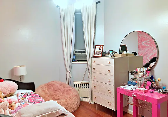 Rented by Douglas Elliman | media 32