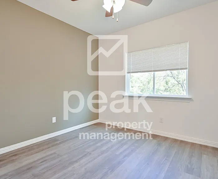 302 Byron St — Photo 19