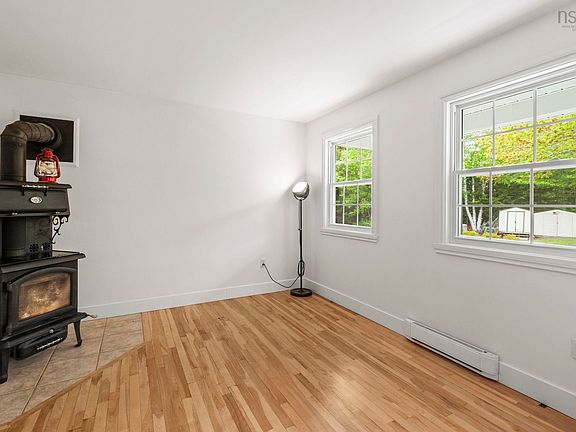5th image of 88 Lochmoor Ln