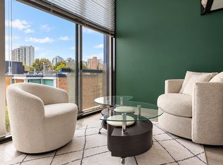 1061 Fort St #318, Victoria, BC V8V 5A1