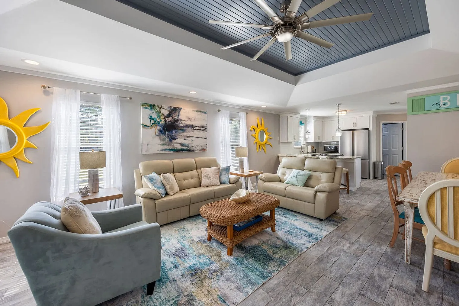 3 bed, 3.0 bath, 1463 sqft, $2,824 — Photo 2