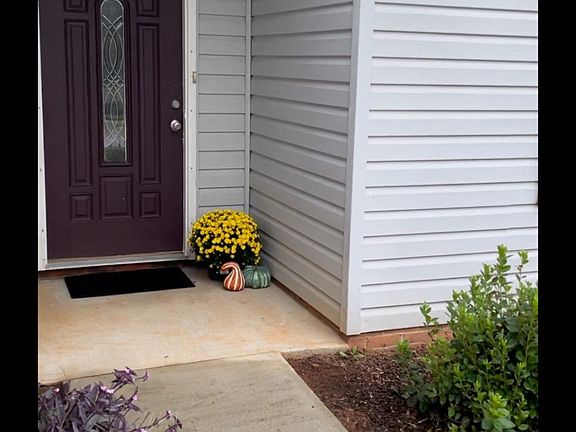 2nd image of 128 Lauren Wood Cir