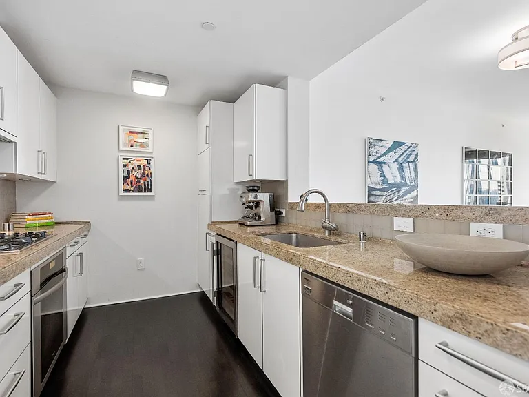188 Minna St #26C — Photo 12