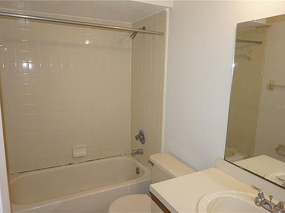 5th image of 31 Silver Swan Ct