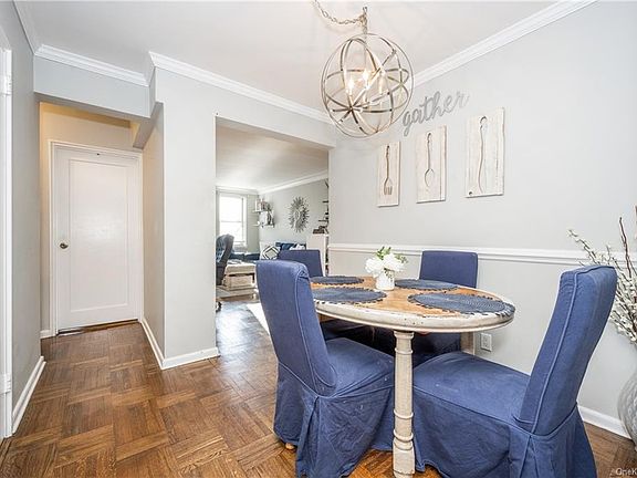 3rd image of 245 Parkview Ave APT 1F