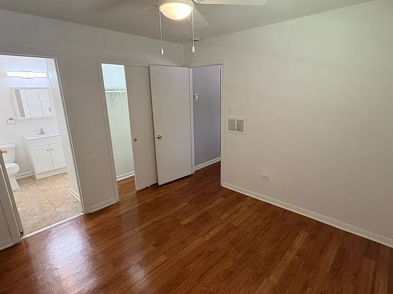 2242 Burr Oak Ave — Photo 8