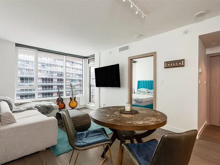 68 Smithe St #1917 — Photo 7