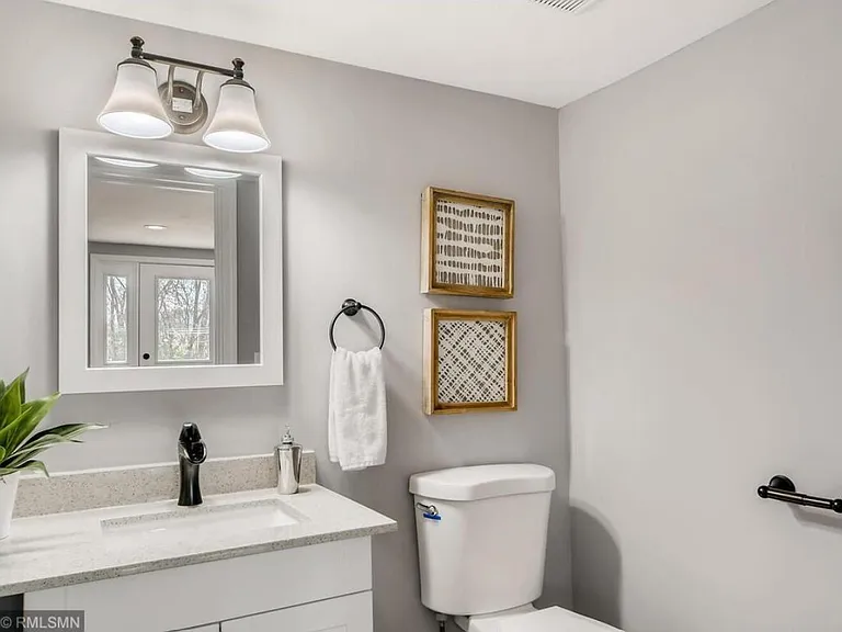 14104 Knollway Dr N — Photo 13