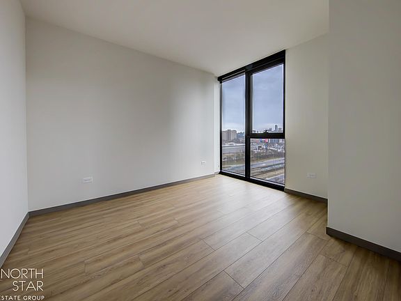 5th image of 503 S Damen Ave #615