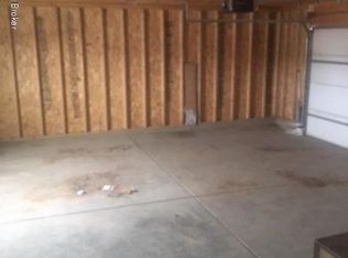 2642 Hillside Dr, Watford City, ND 58854