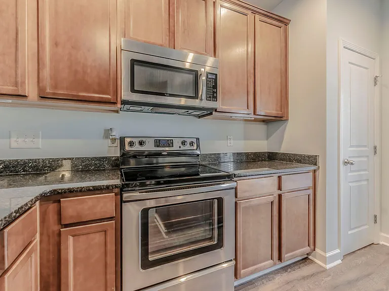 713 Samuel Cary Dr — Photo 35