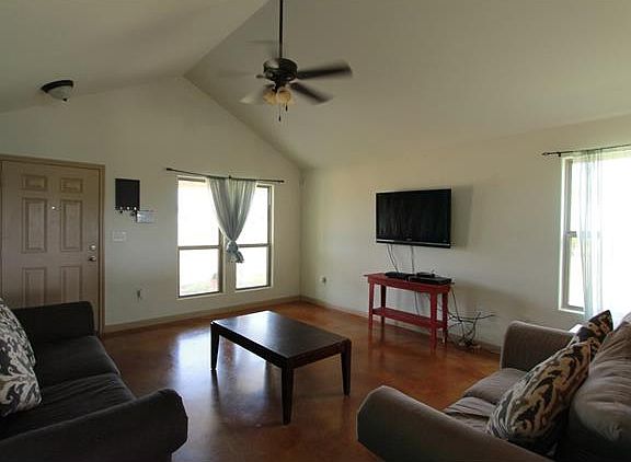 2nd image of 925 Thousand Oaks Trl