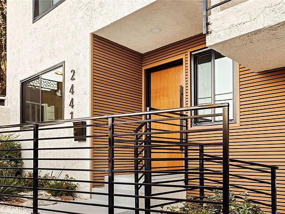 3rd image of 2441 Lyric Ave