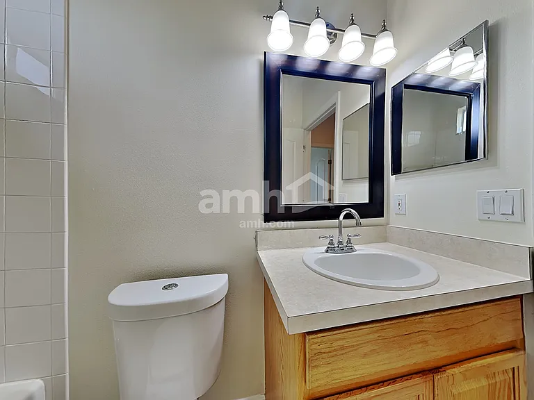 802 Lesa Glen Pl — Photo 13