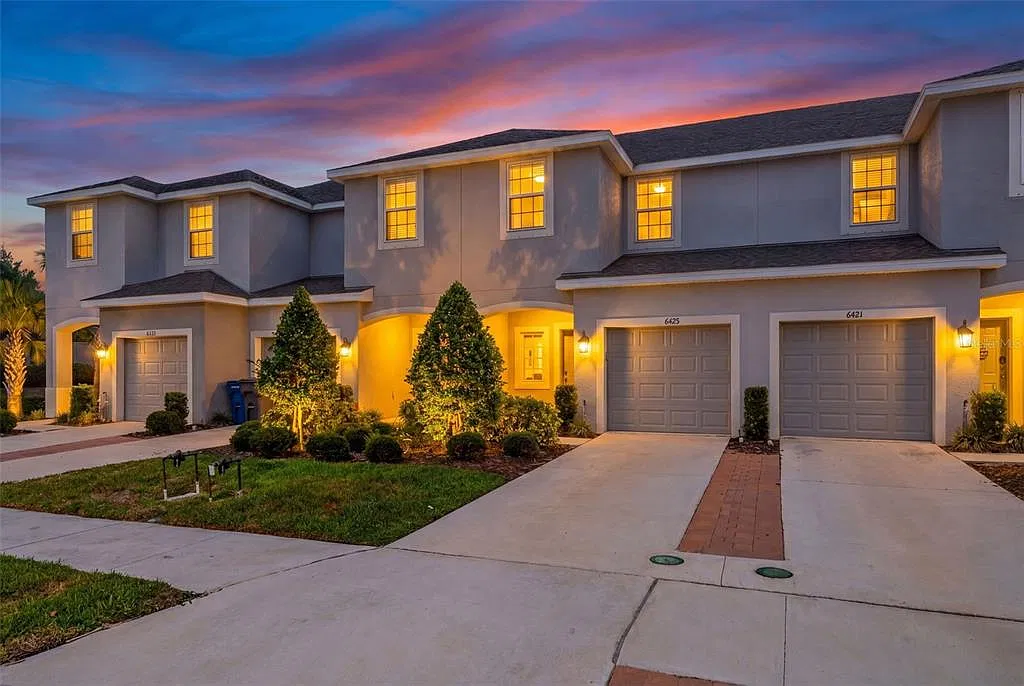 3 bed, 2.5 bath, 1407 sqft, $2,100 — Photo 1