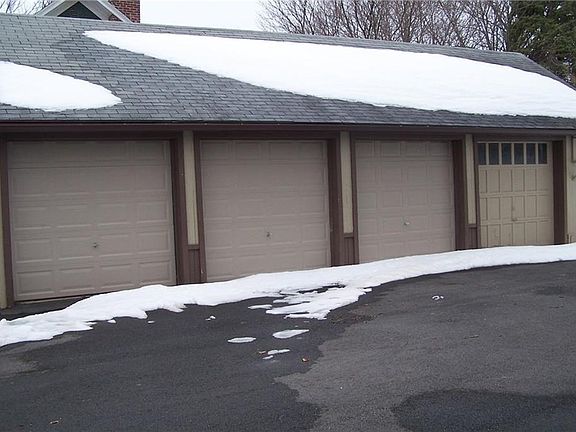 3rd image of 60 Mill St