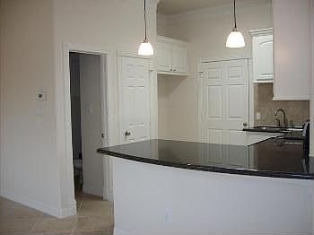 4th image of 16020 Fountainview Dr Unit 9