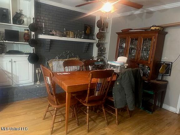 2nd image of 305 Francis St