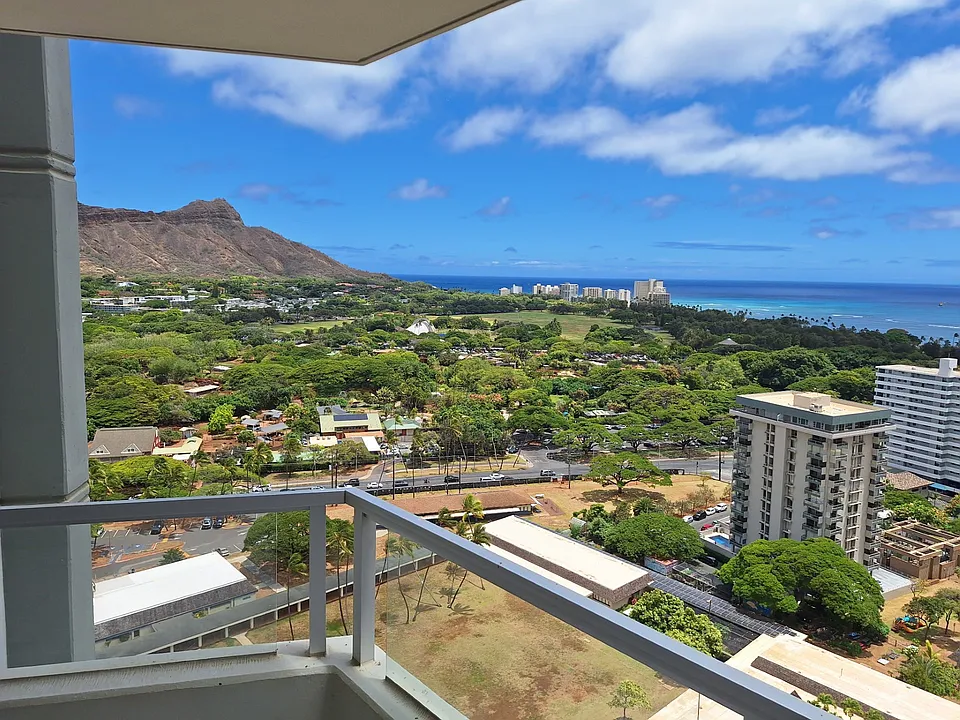 2600 Pualani Way #2604