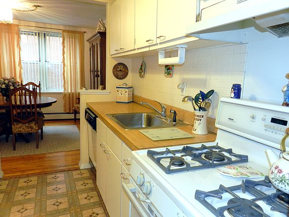 3rd image of 377 Westchester Ave APT 2L