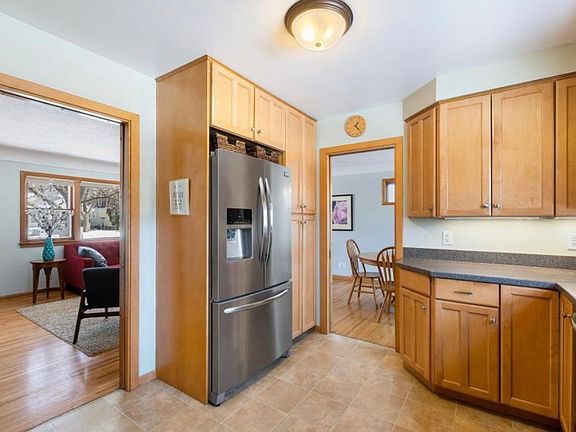 5th image of 4740 Xerxes Ave S