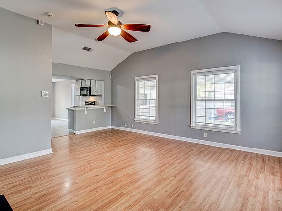 5th image of 7433 Pensacola Ave