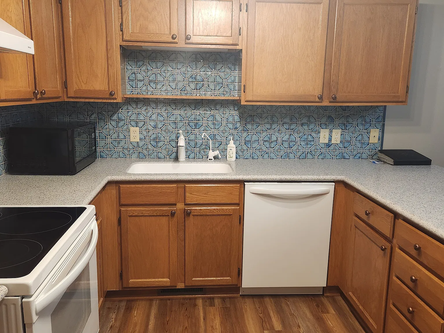 2 bed, 1102 sqft, $1,950 — Photo 4