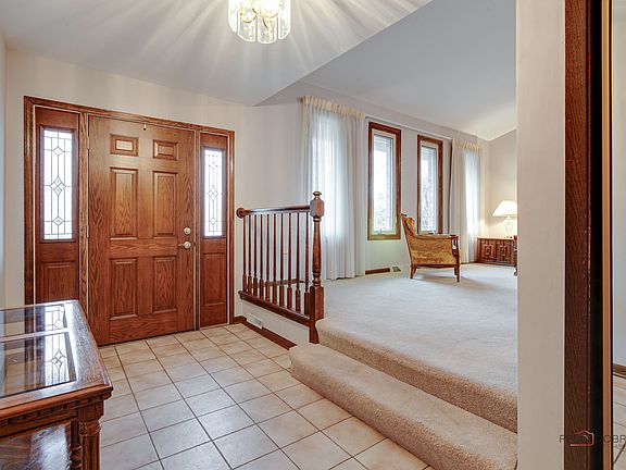 3rd image of 1147 N Ridge Ave