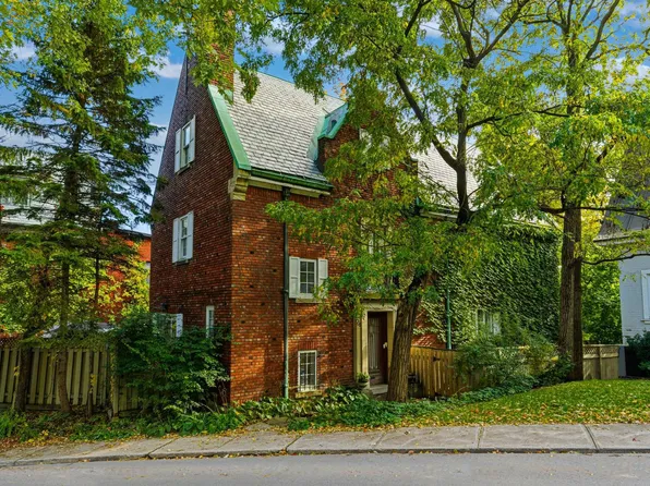 68 Rosemount Cres, Westmount, QC H3Y 2C9