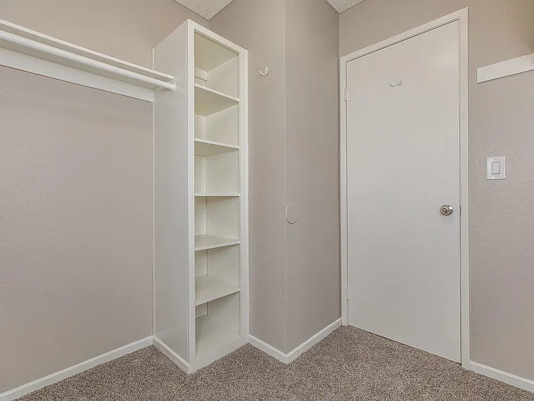 Peartree Apartments — Photo 34